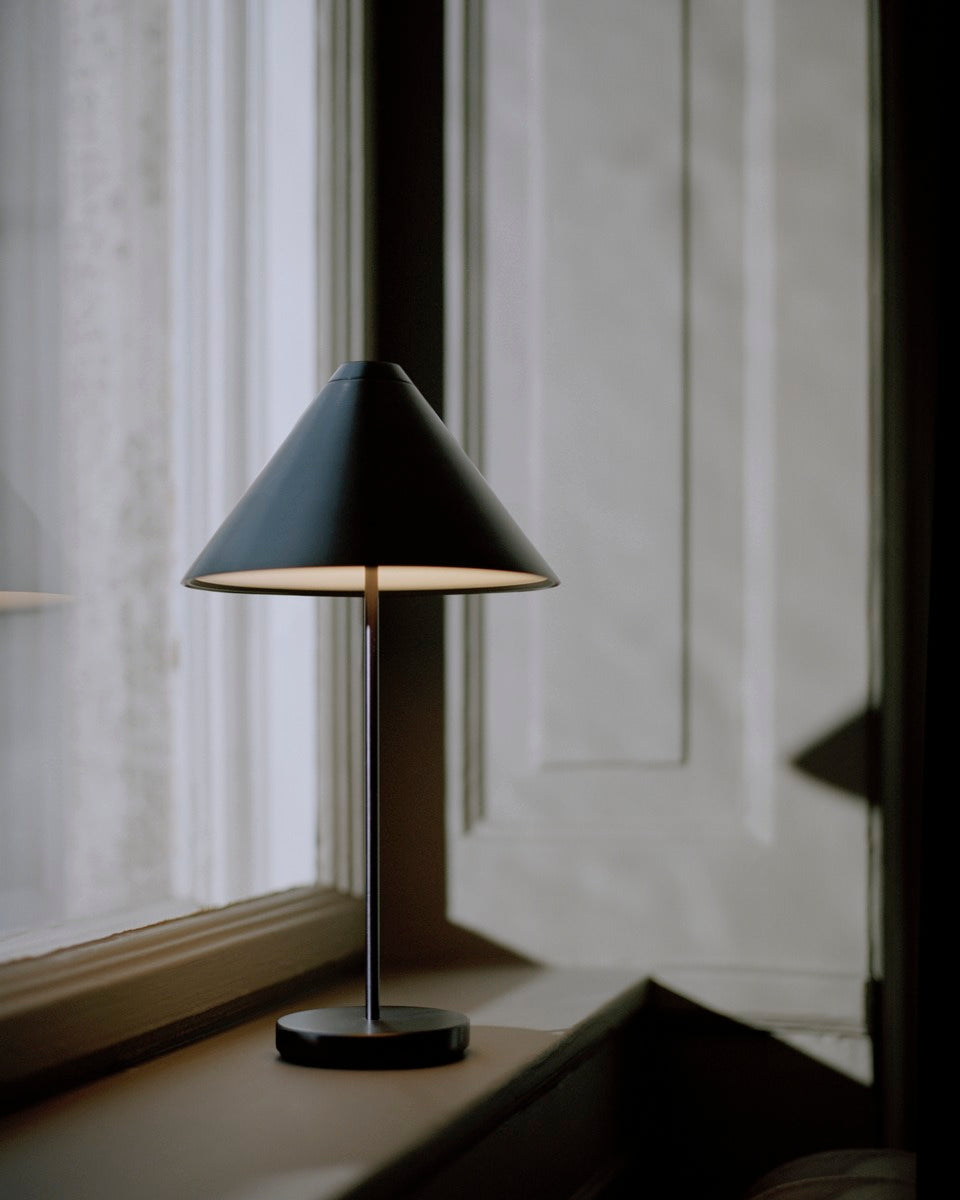 Brolly bærbar bordlampe - Svart