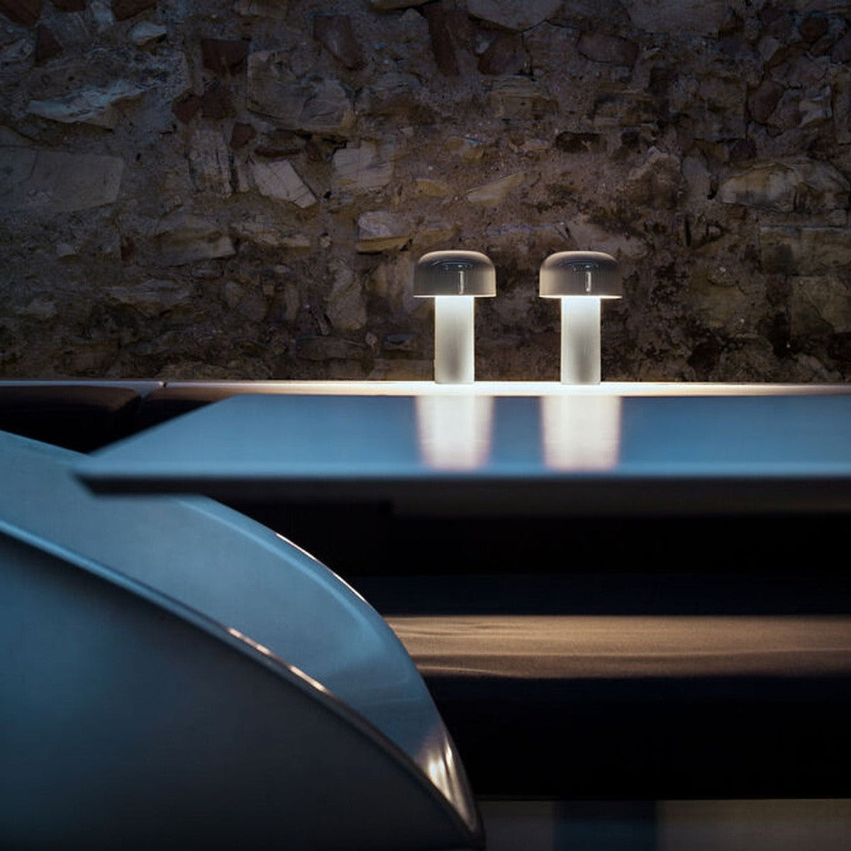 Flos Bellhop oppladbar bordlampe – Utstillingsmodell