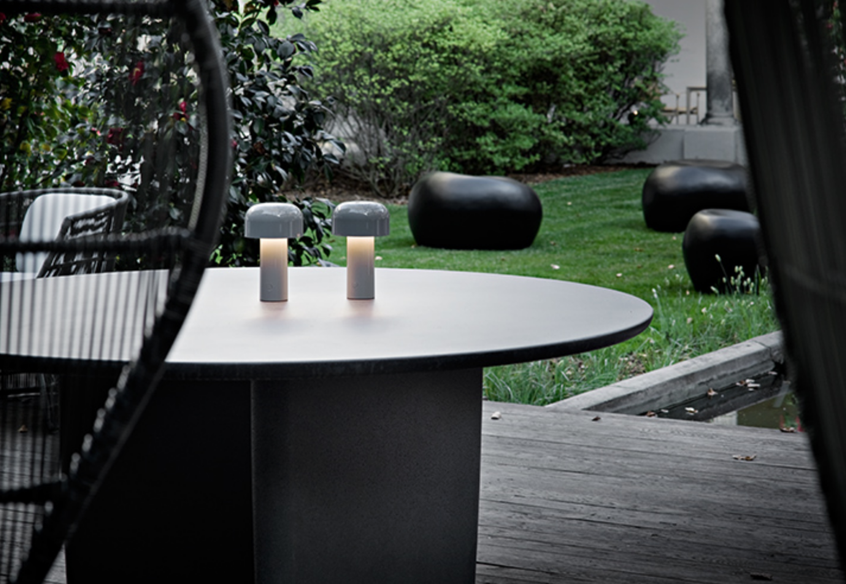 Flos Bellhop oppladbar bordlampe – Utstillingsmodell
