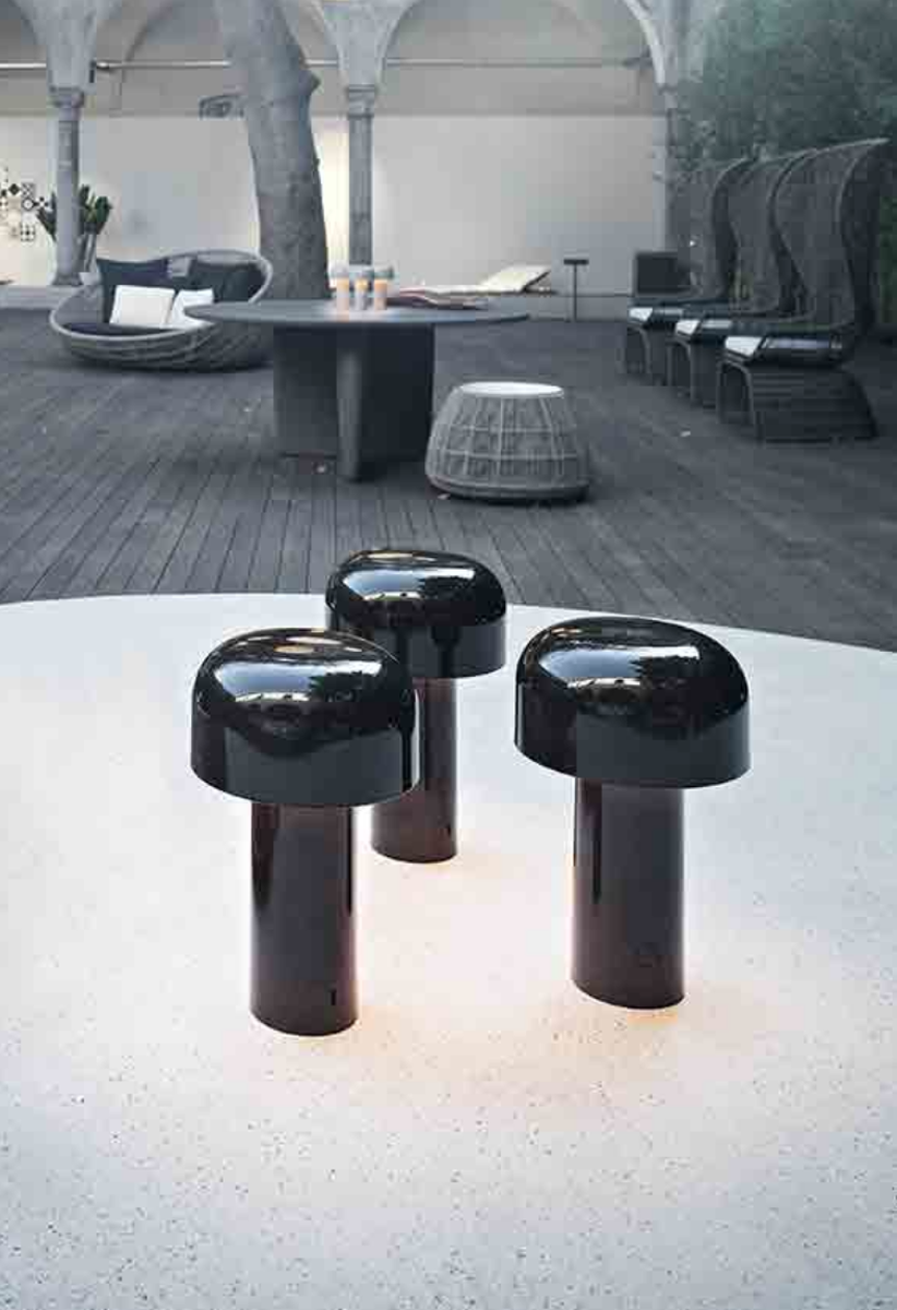 Flos Bellhop oppladbar bordlampe – Utstillingsmodell