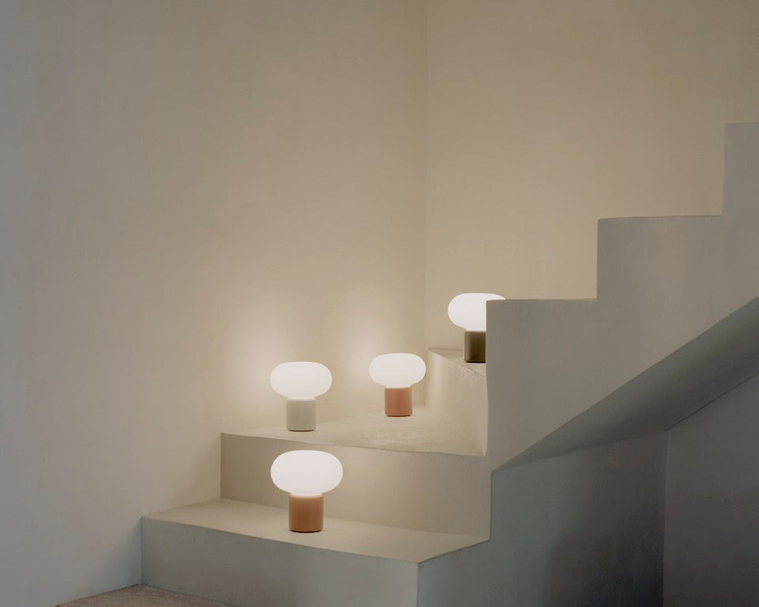 Karl-Johan bærbar bordlampe - Grå