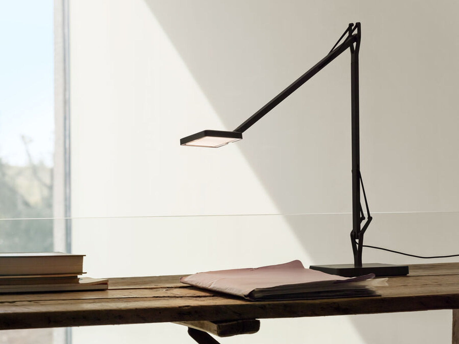 Kelvin Edge bordlampe