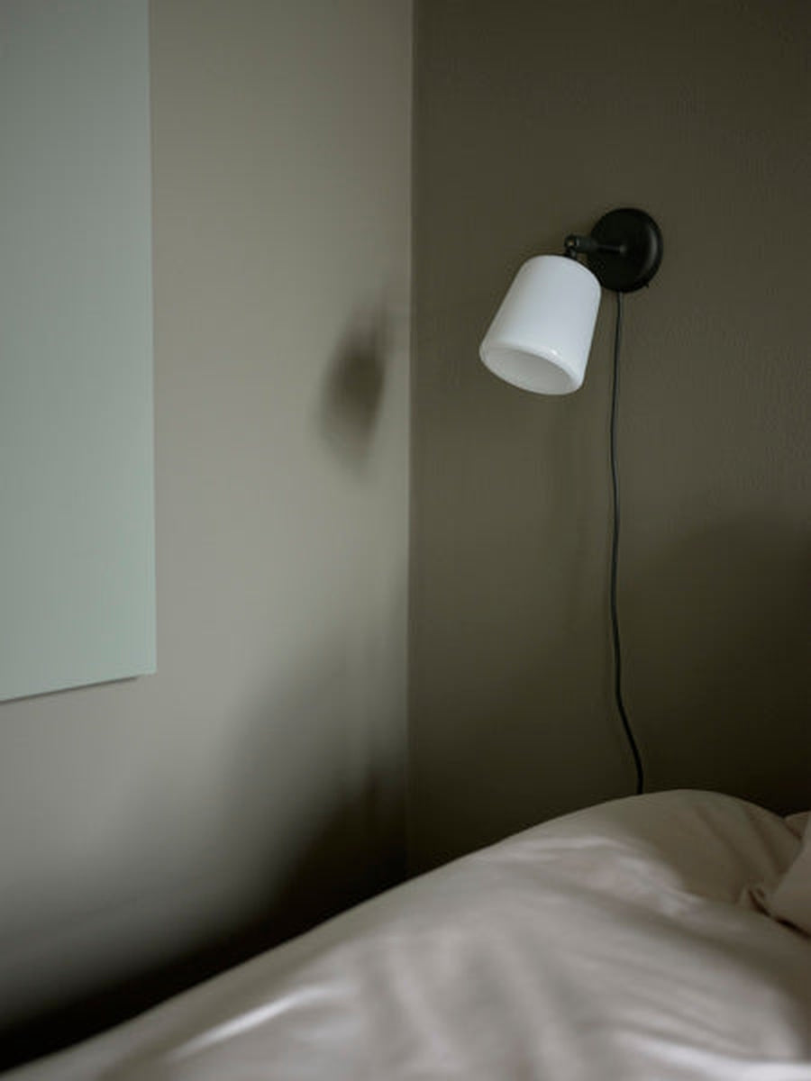 Material Vegglampe - Hvit Opal Glass