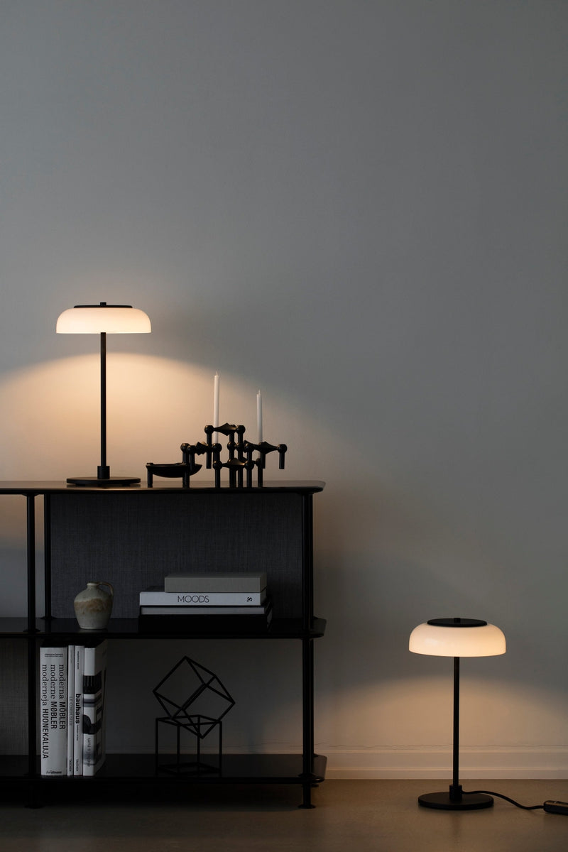 Nuura Blossi bordlampe - svart
