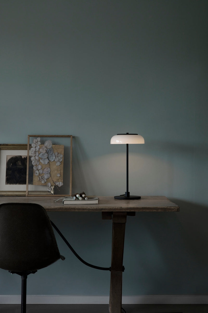 Nuura Blossi bordlampe - svart