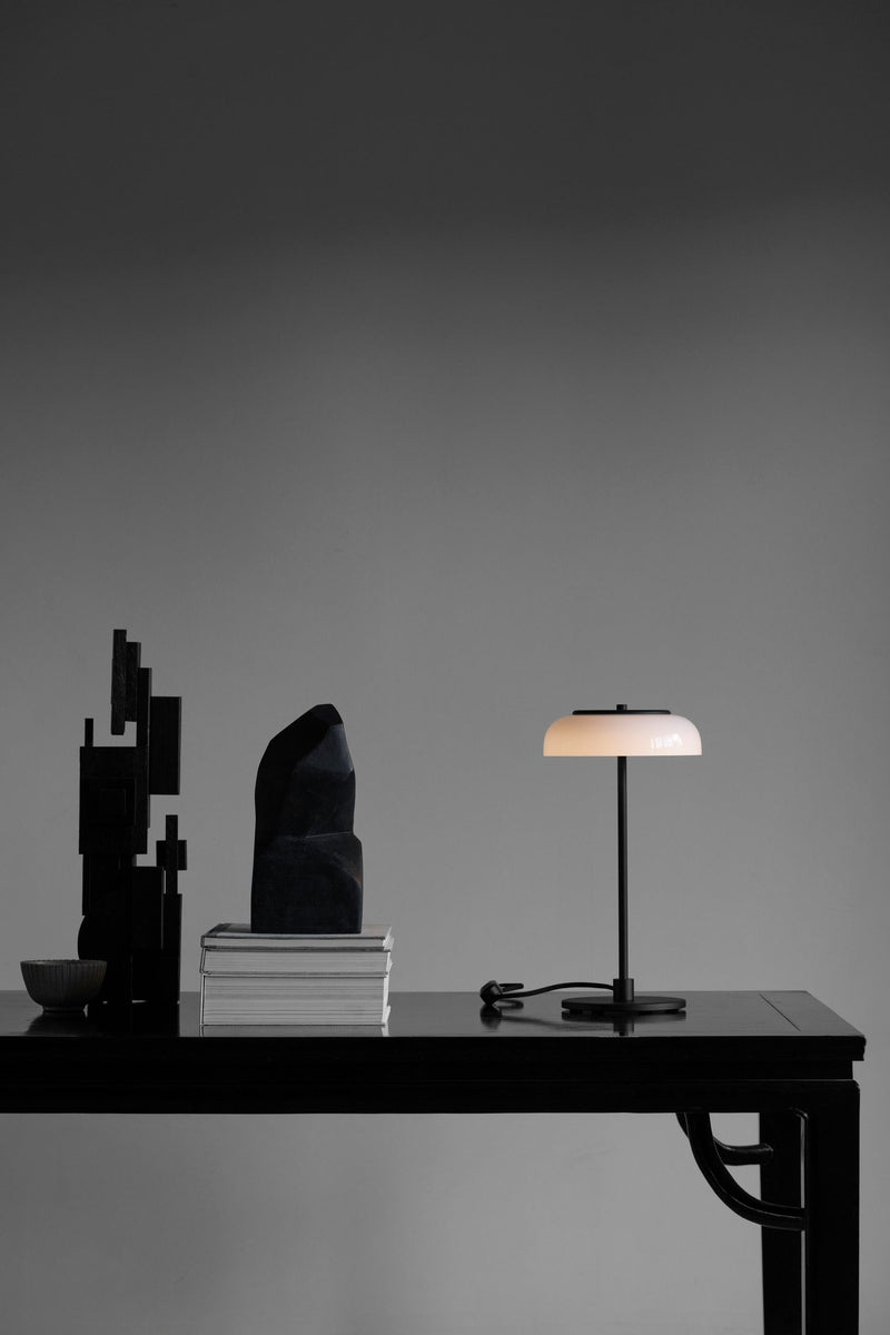 Nuura Blossi bordlampe - svart