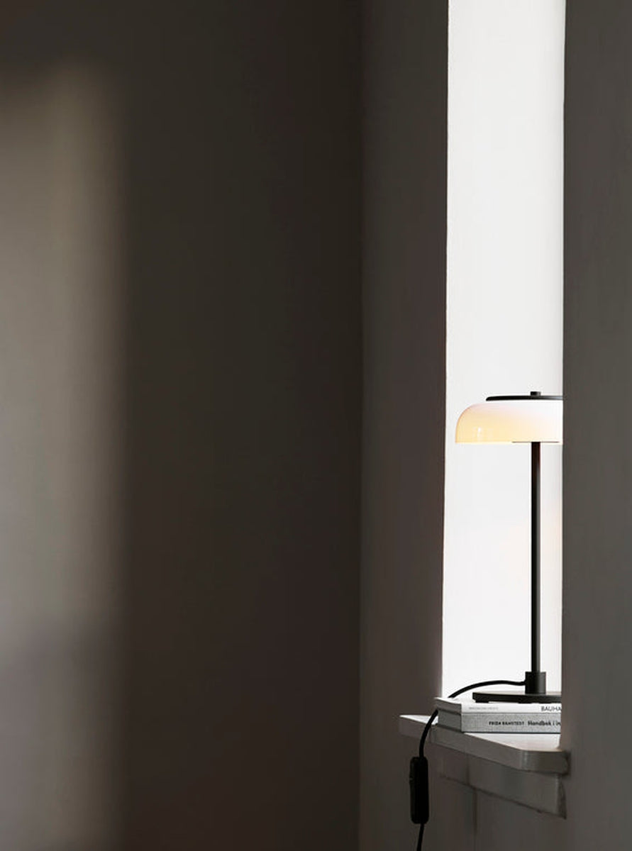Nuura Blossi bordlampe - svart