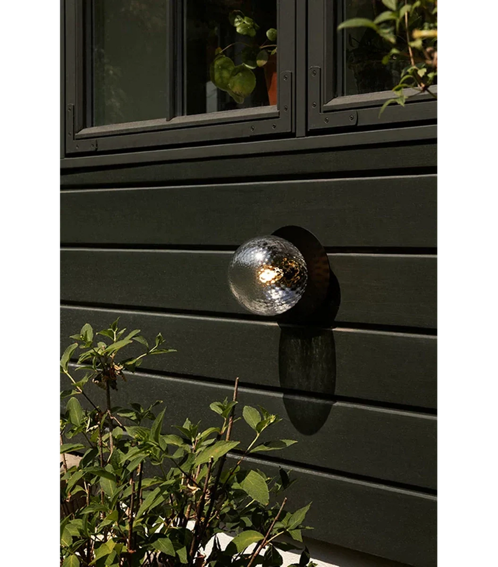 Nuura Liila 1 utendørslampe - svart/optic