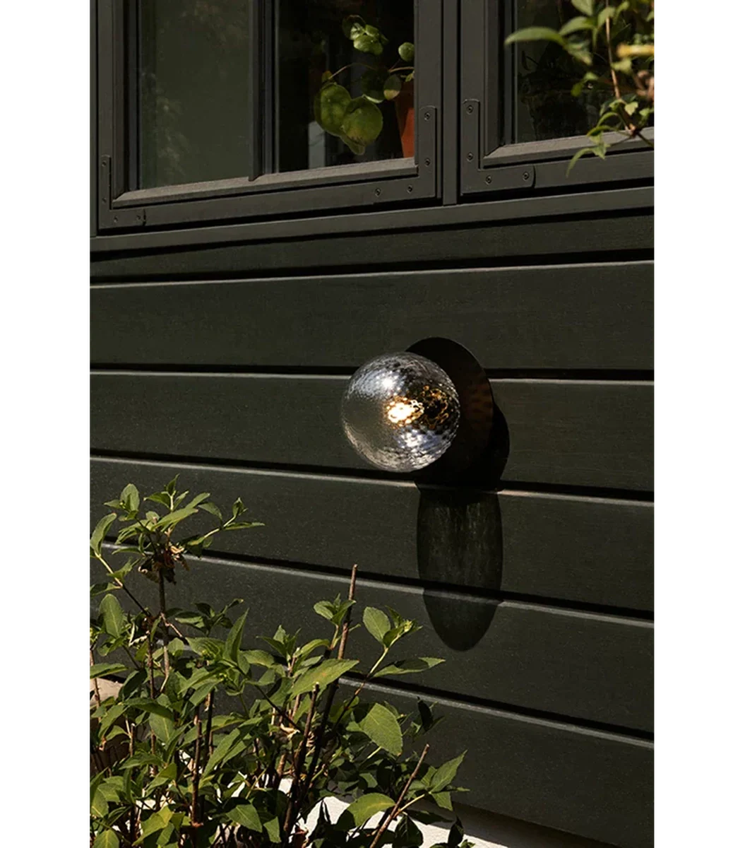 Nuura Liila 1 utendørslampe - svart/optic