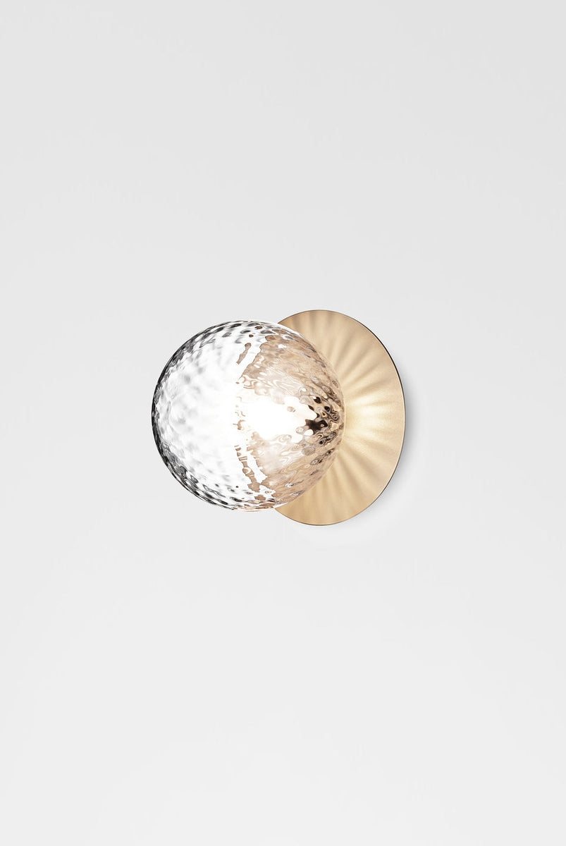 Nuura Liila 1 vegglampe/taklampe - medium - nordic gold / optikk