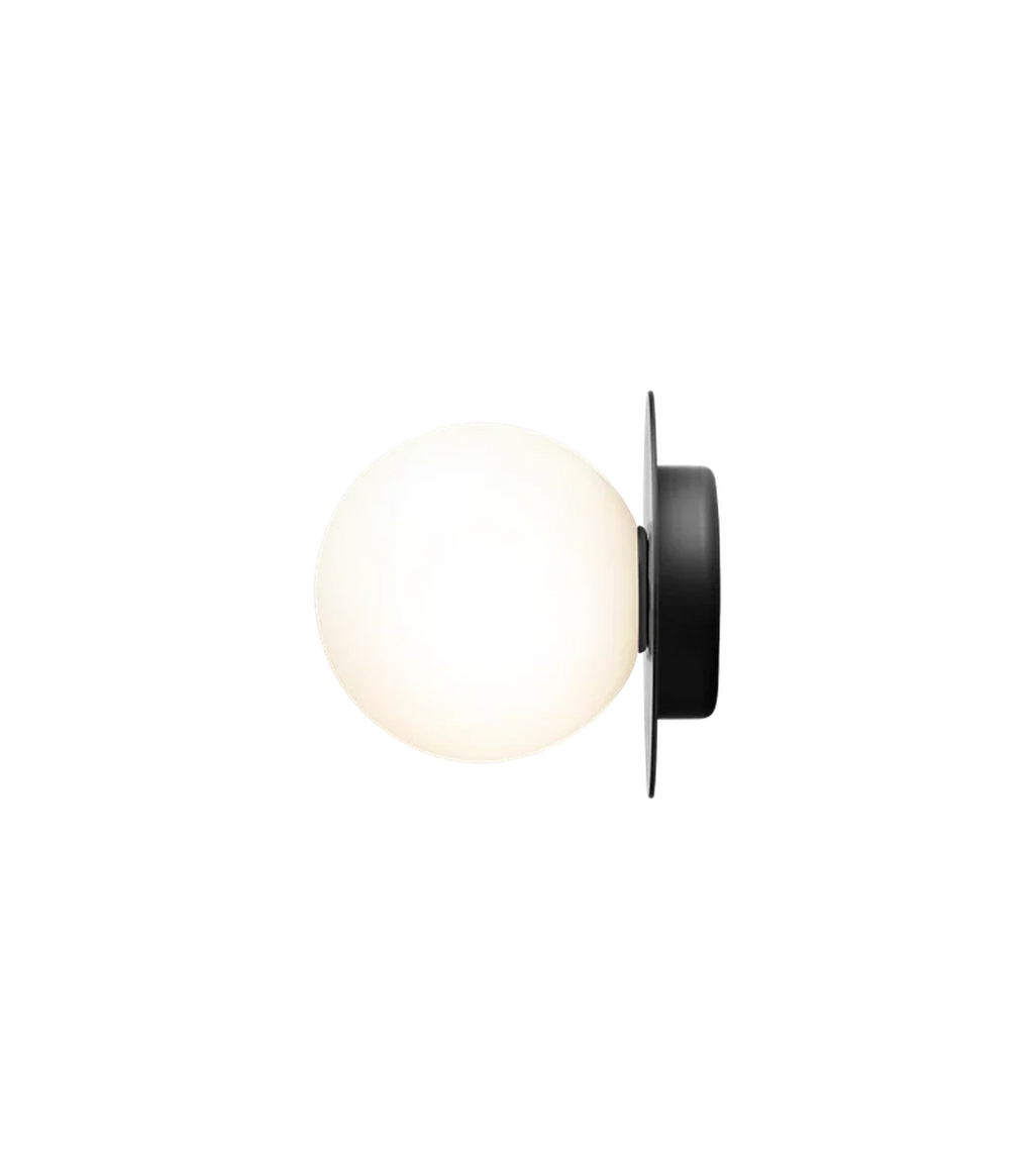 Nuura Liila 1 vegglampe/taklampe - medium - svart / opal glass