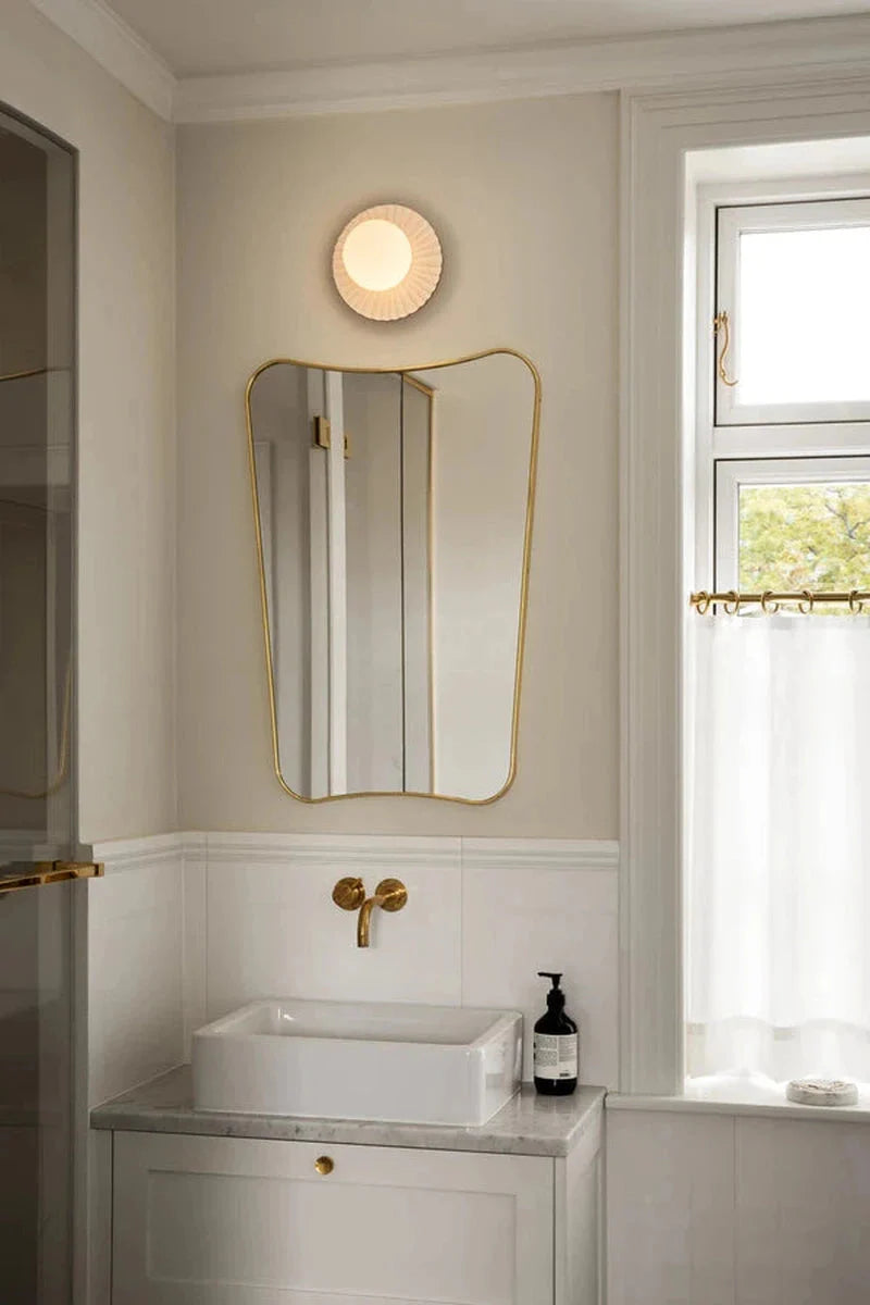 Nuura Liila Muuse vegglampe/taklampe - small - Hvit / opal