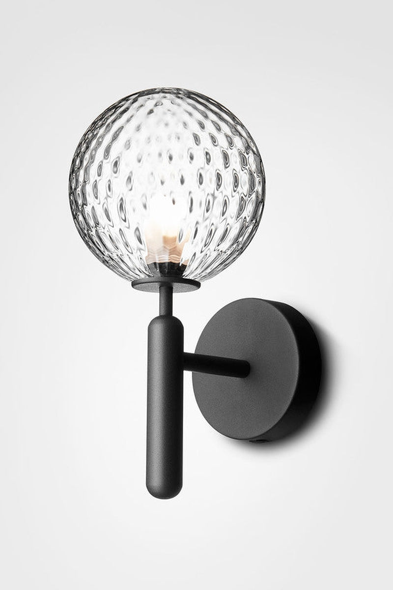 Nuura Miira vegglampe svart / optikk