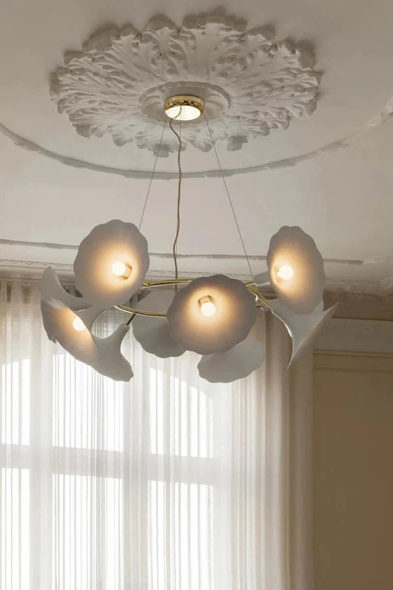 Nuura Petalii 10 taklampe Hvit/messing