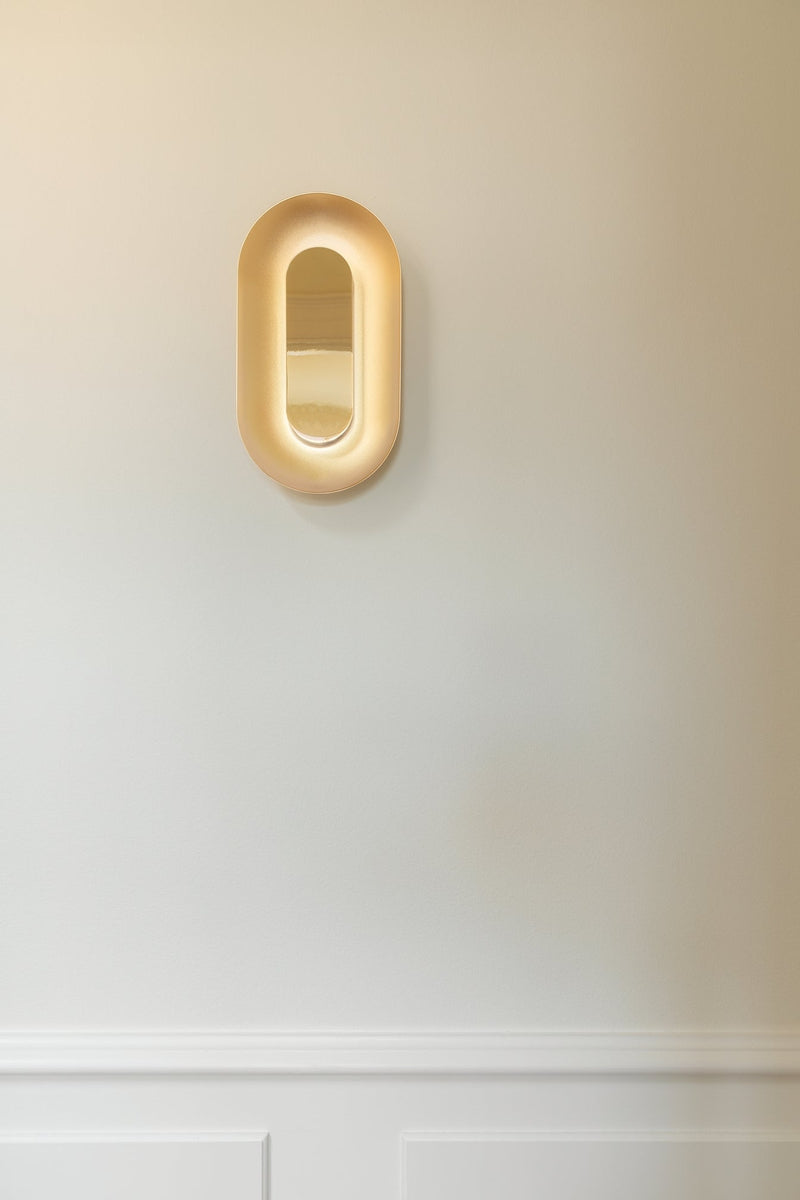 Nuura Sasi Small vegglampe - Messing